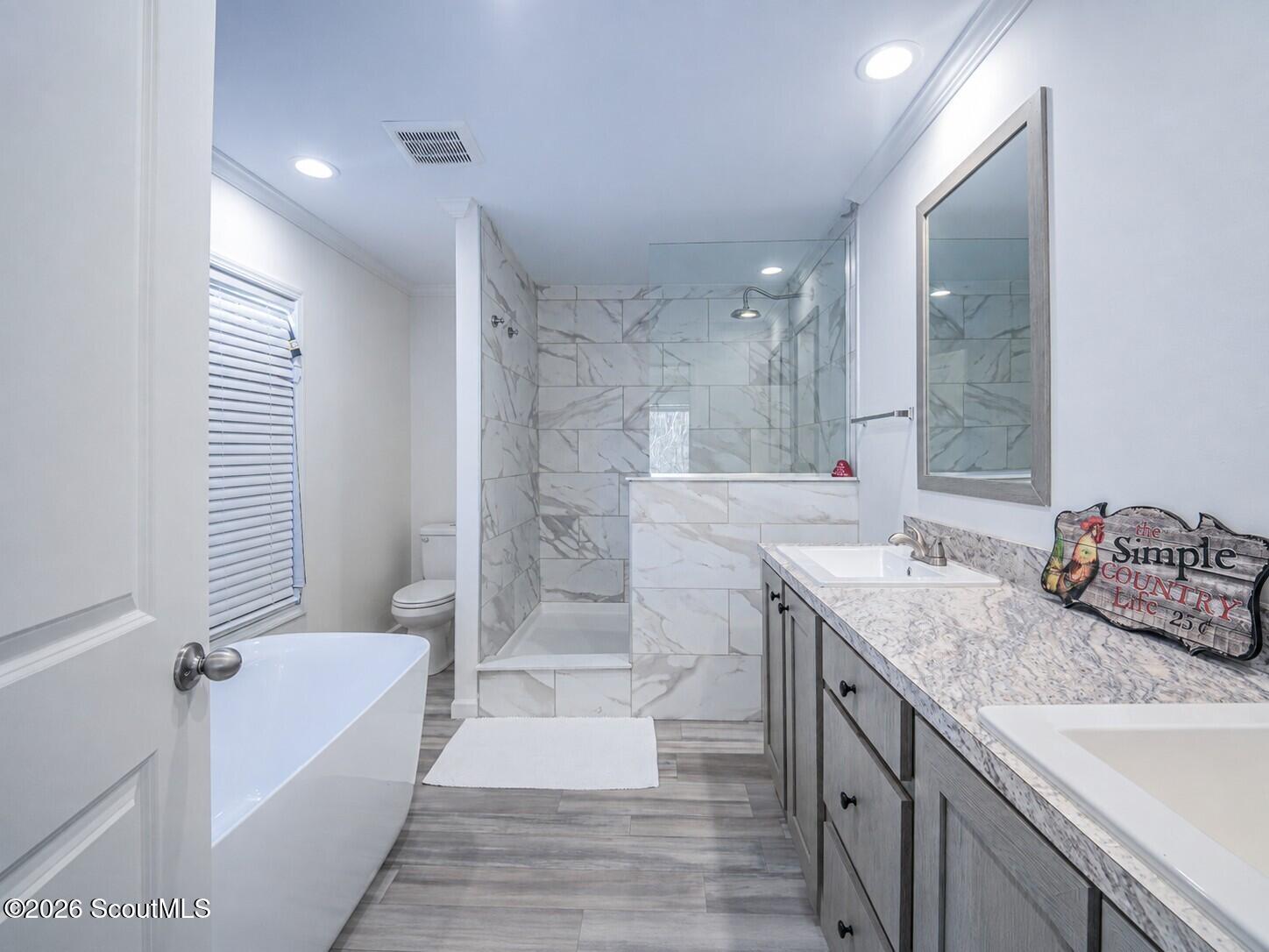 6118 Leslie Drive