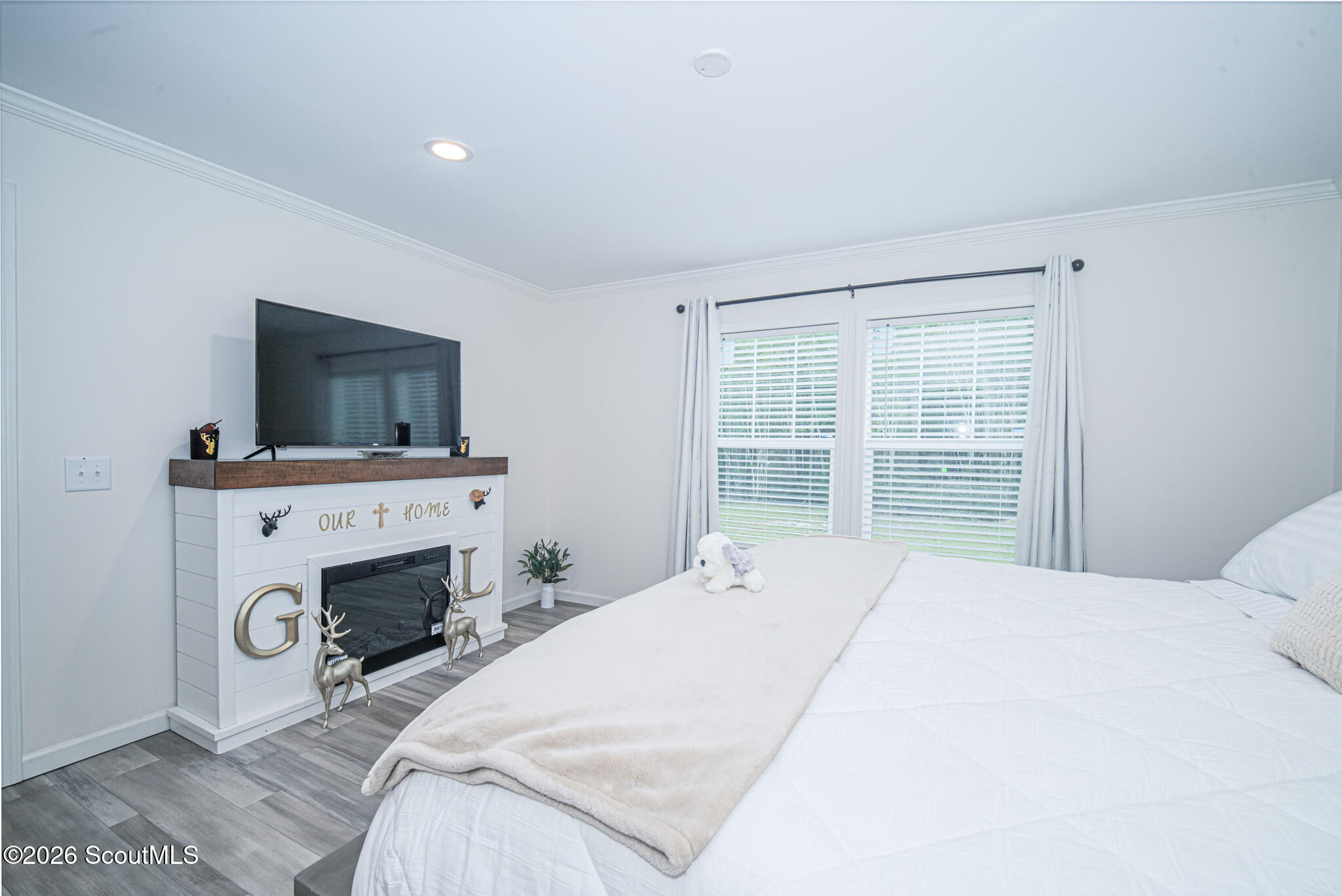 6118 Leslie Drive
