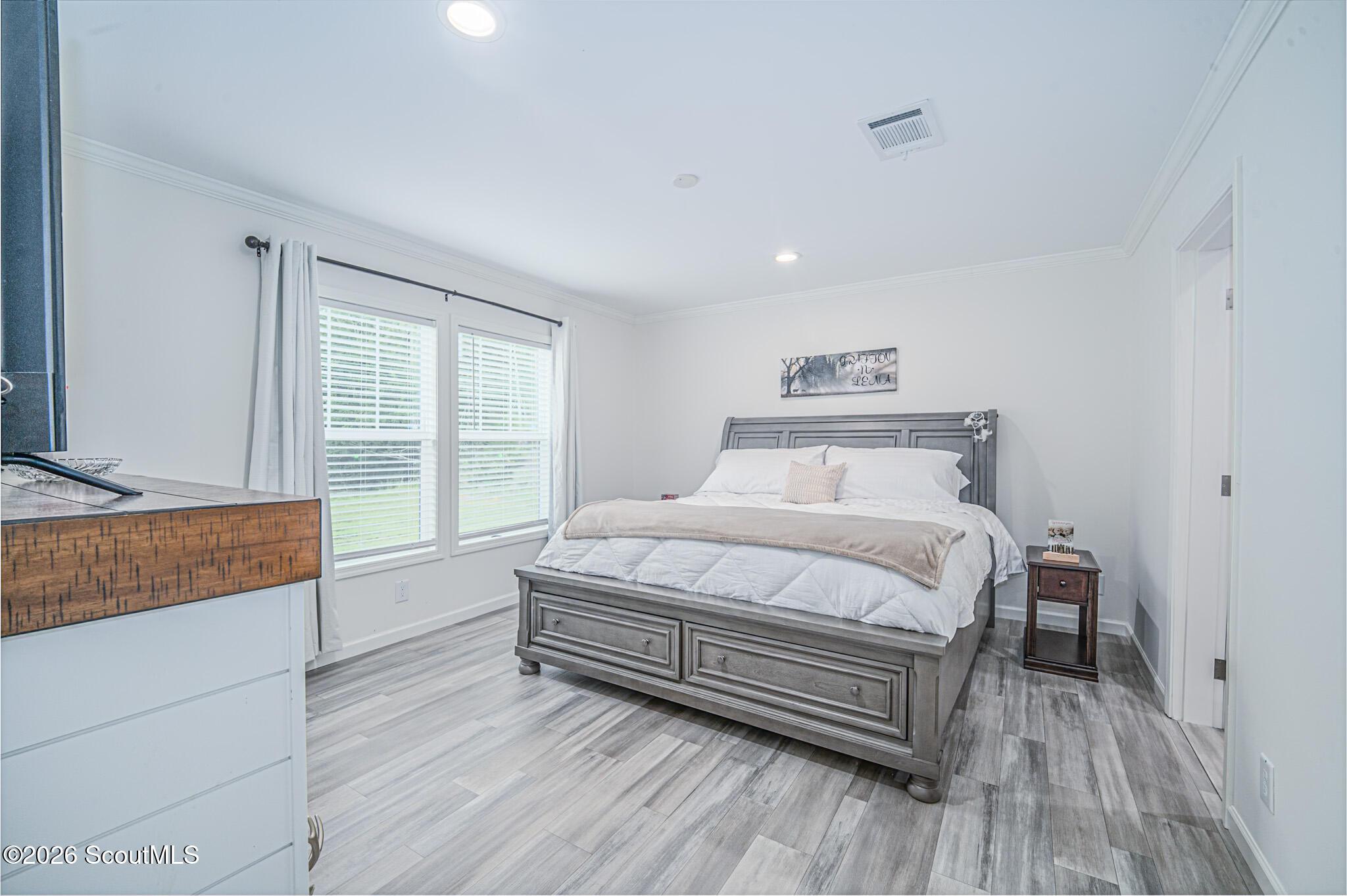 6118 Leslie Drive