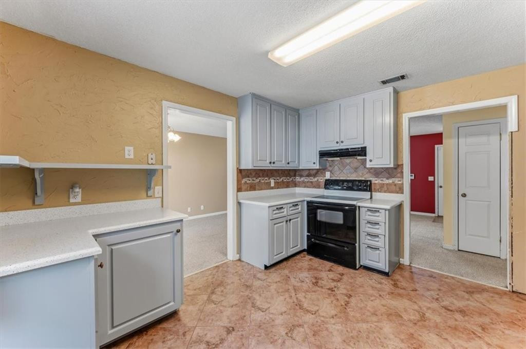 122 Chatford Drive