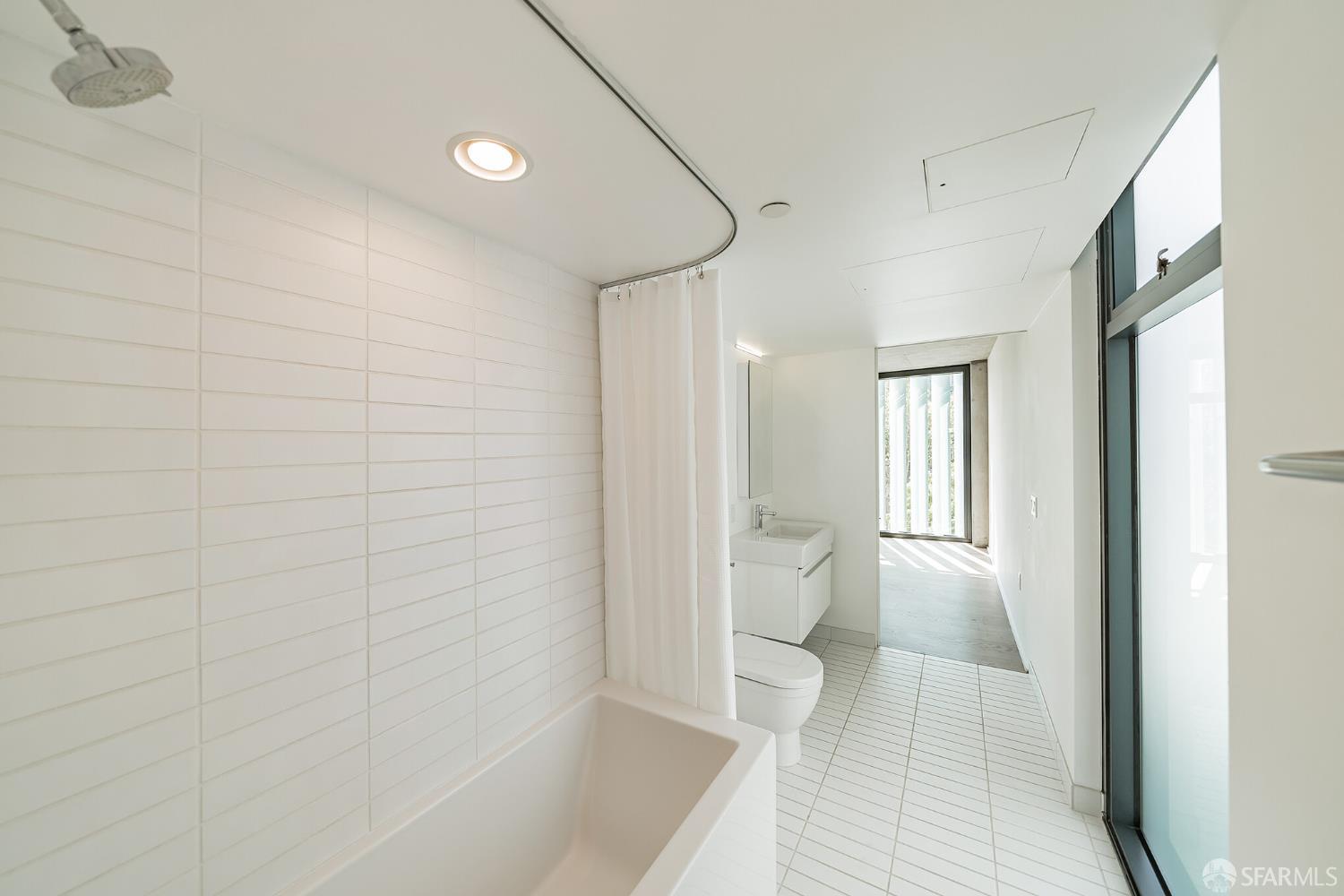 8 Octavia Street # 505