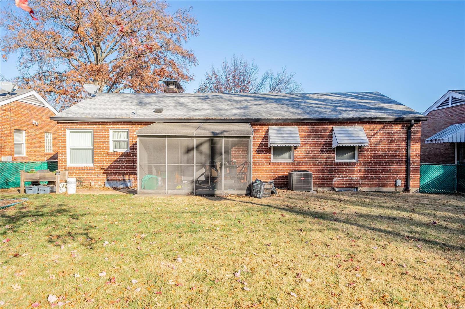 6043 Childress Avenue