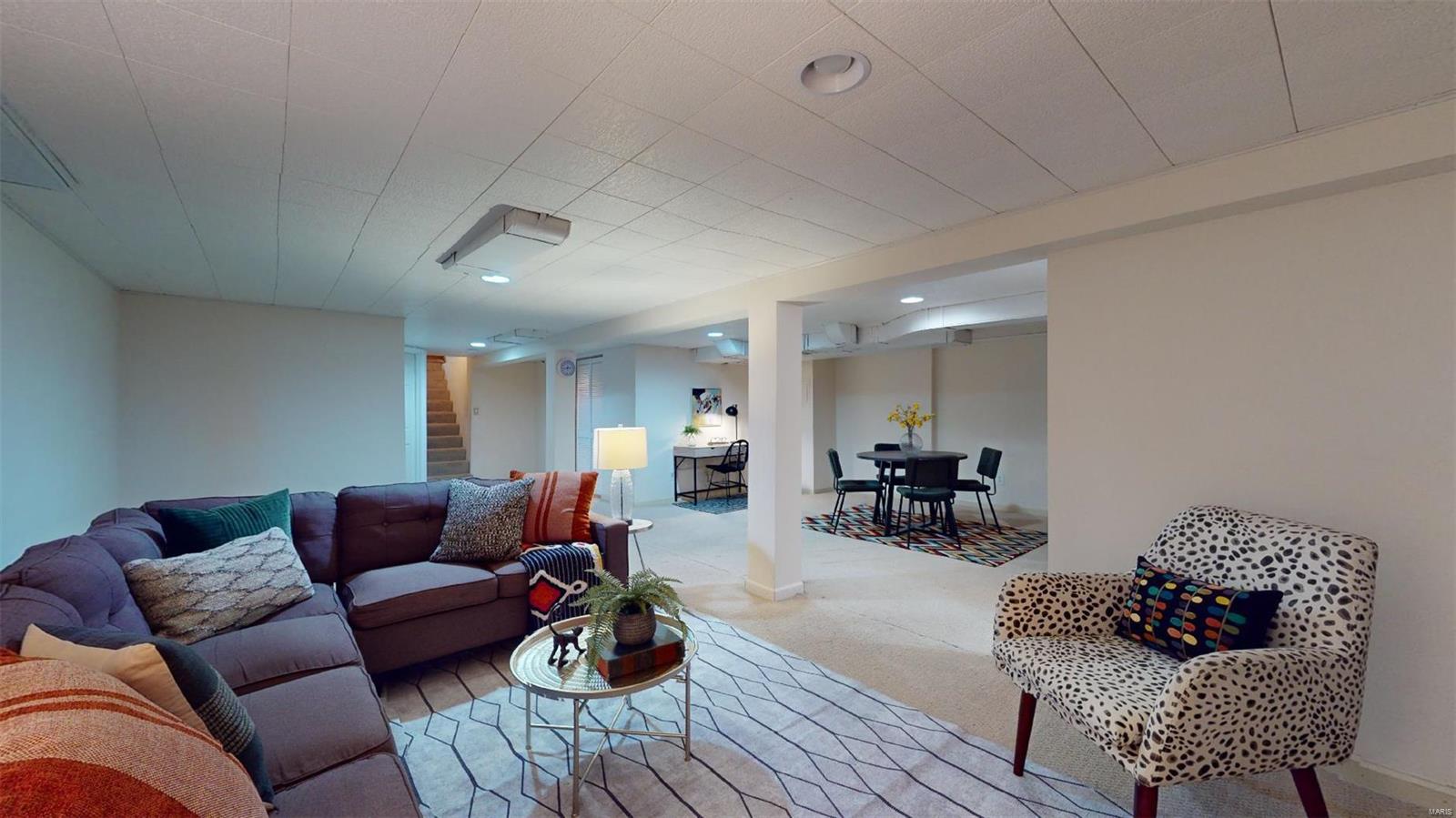 6043 Childress Avenue