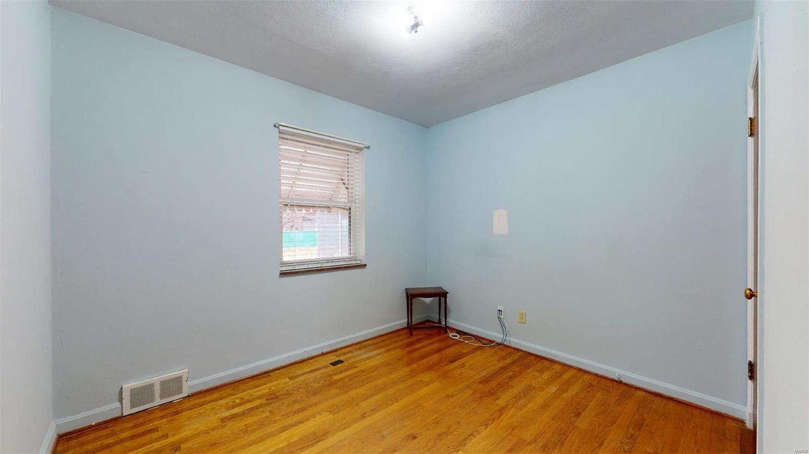 6043 Childress Avenue