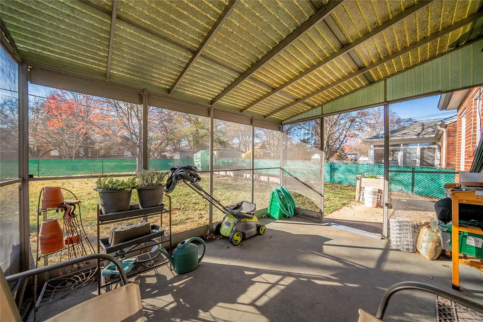 6043 Childress Avenue