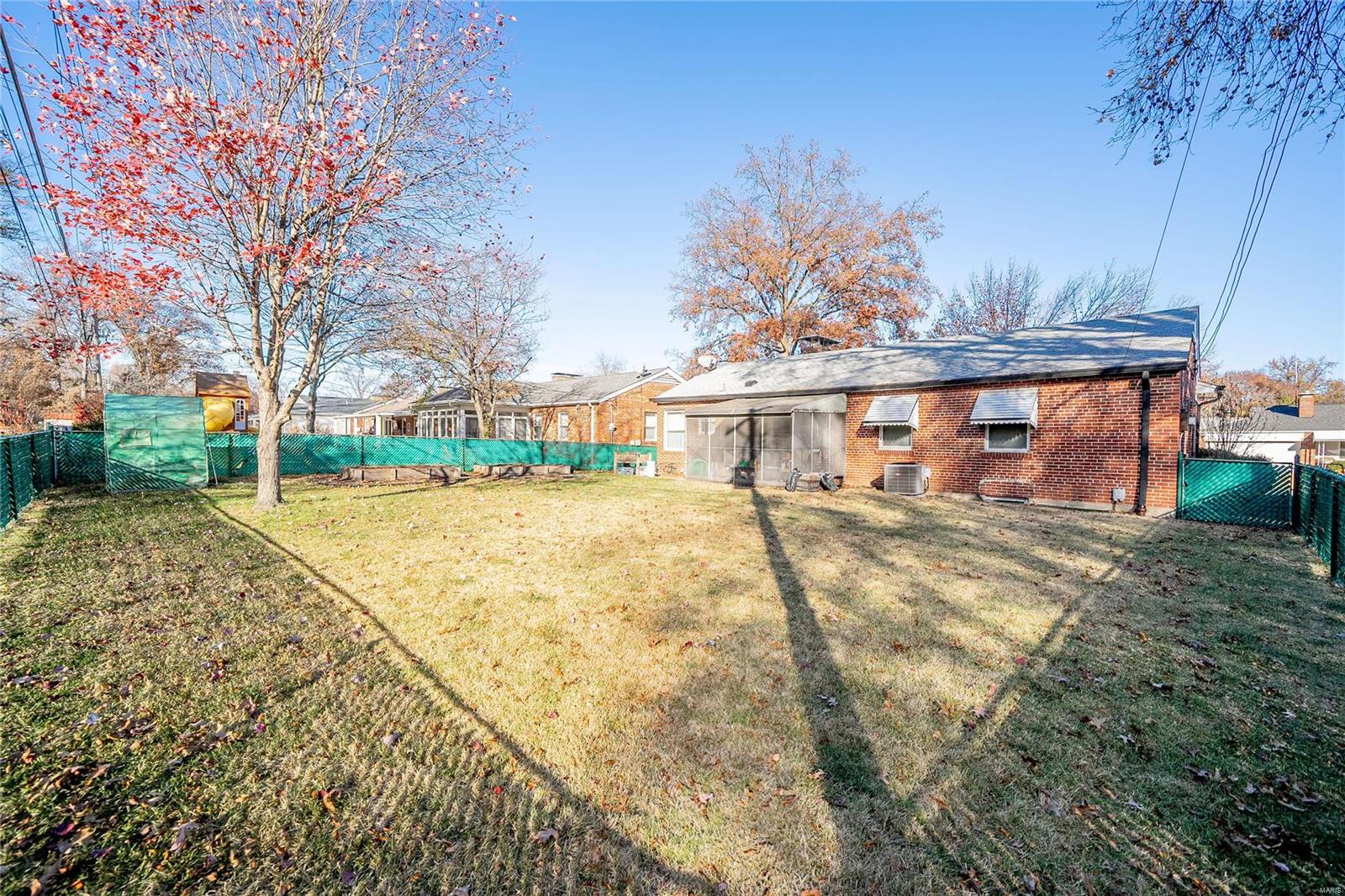 6043 Childress Avenue