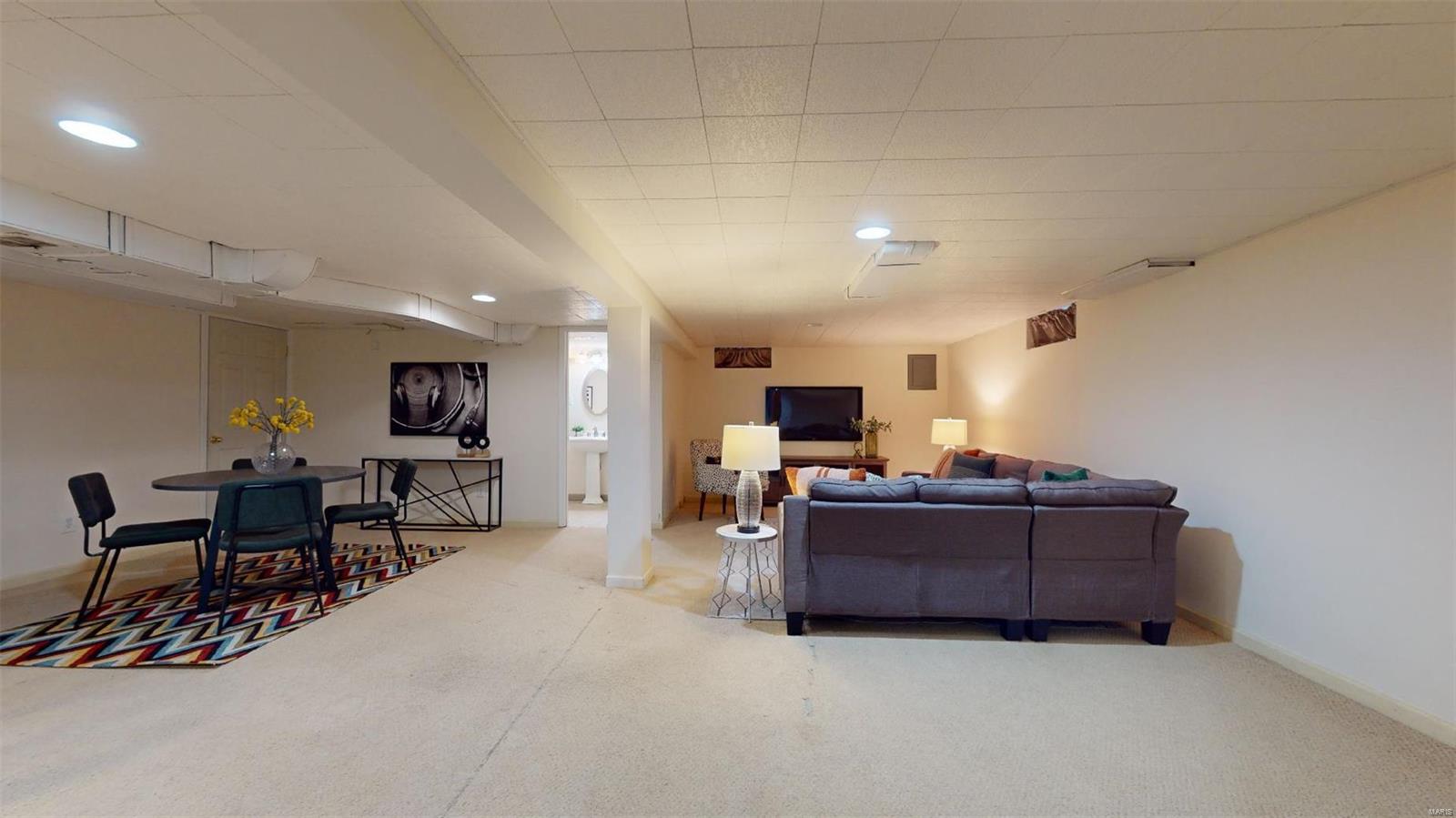 6043 Childress Avenue