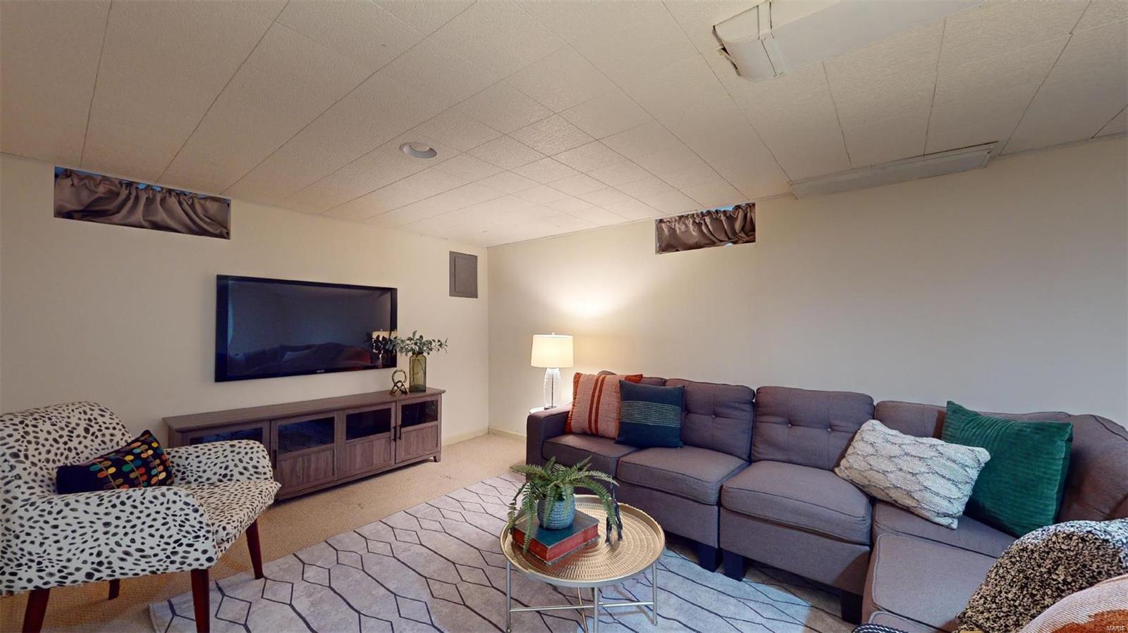 6043 Childress Avenue