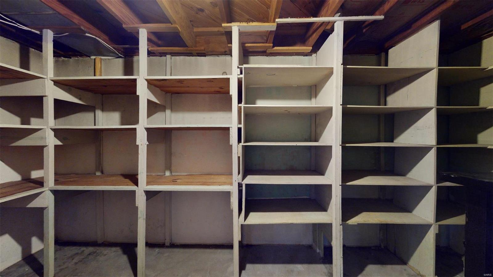 6043 Childress Avenue