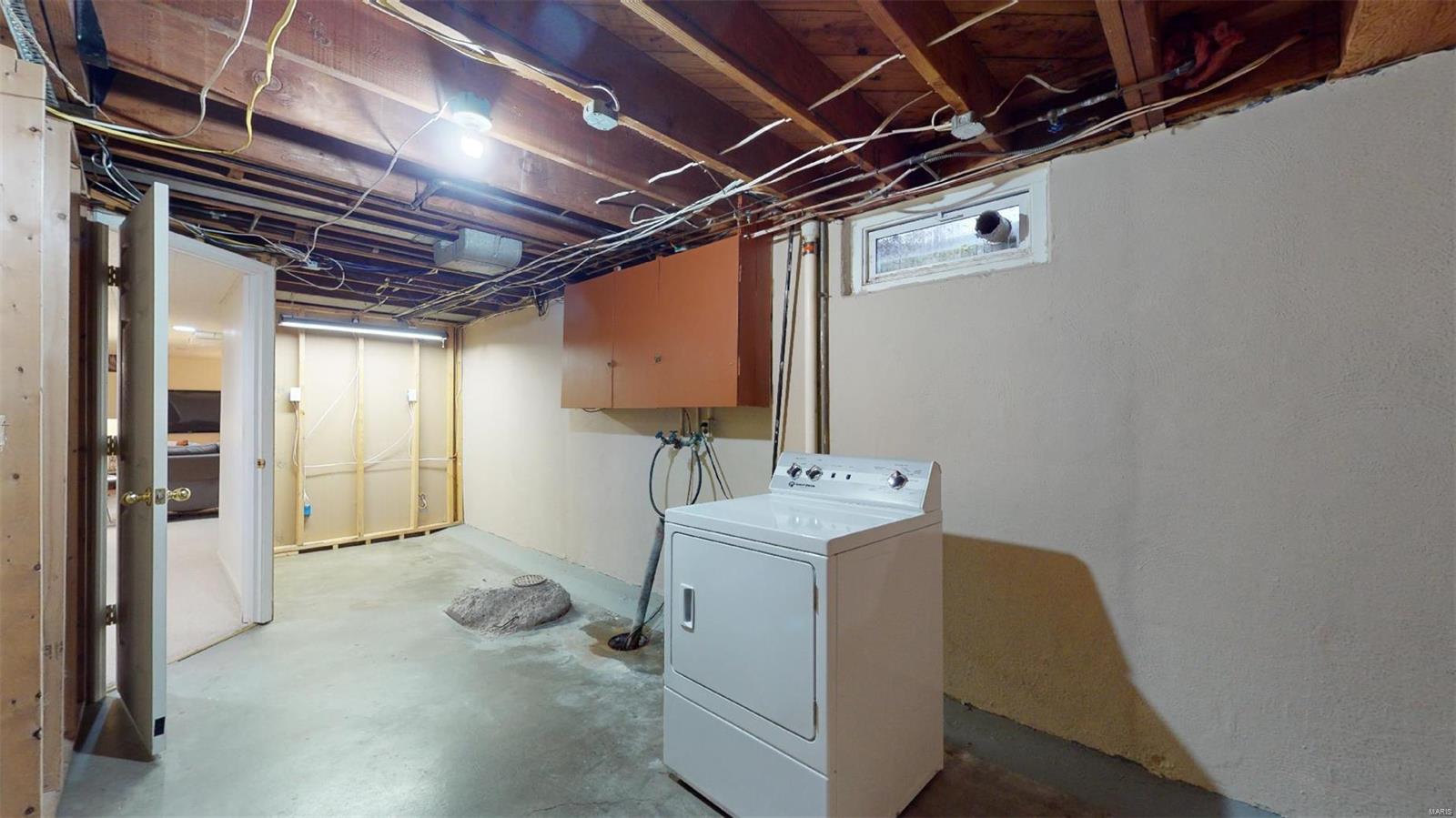 6043 Childress Avenue