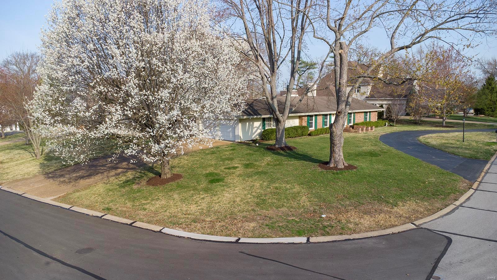 1401 Breezeridge Drive