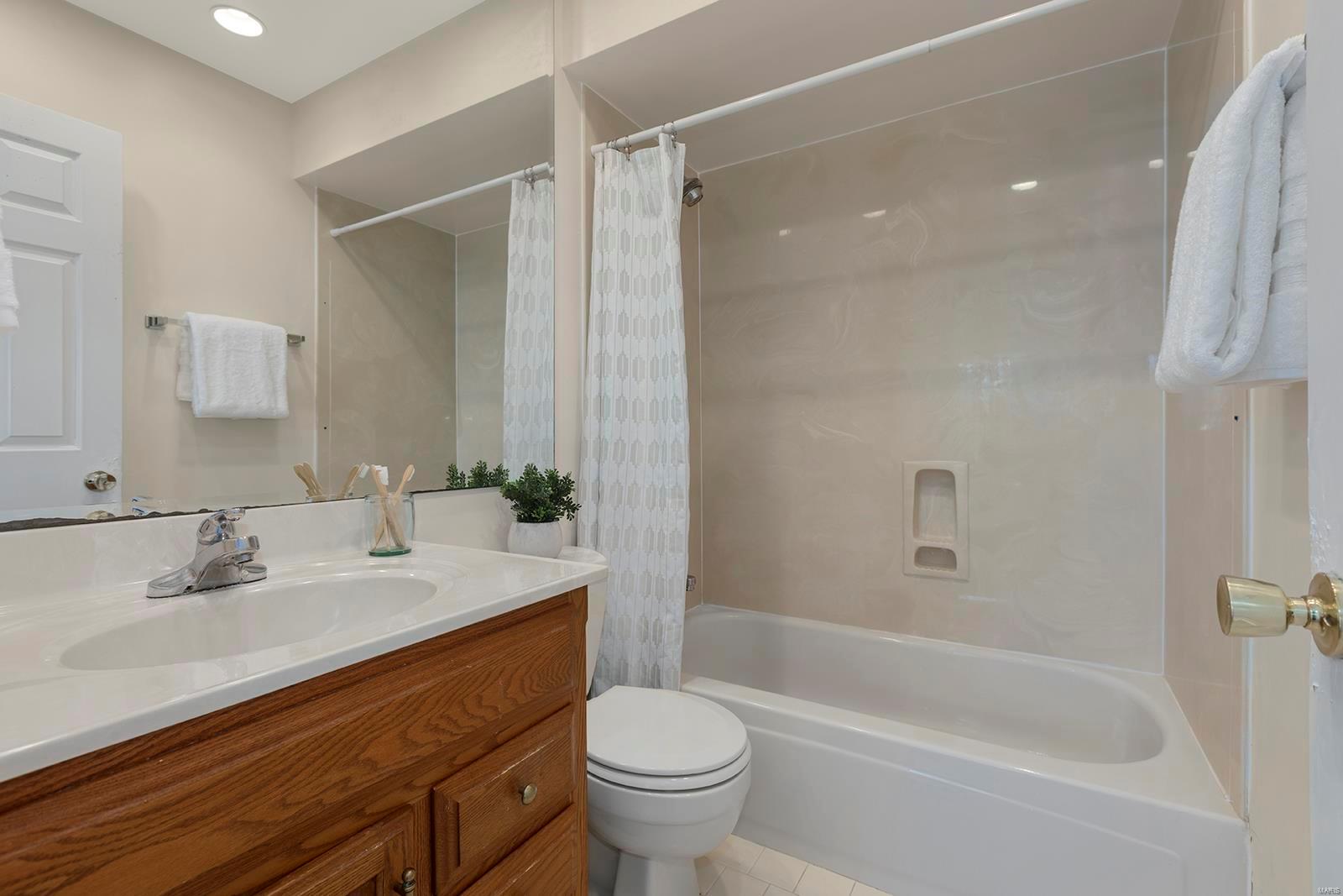 1401 Breezeridge Drive