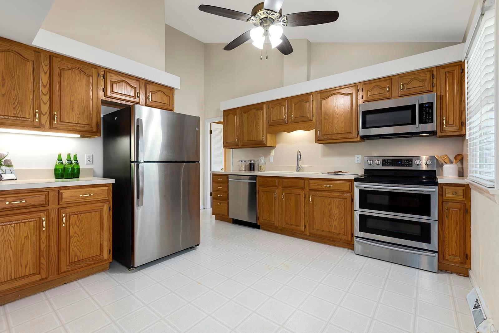 1401 Breezeridge Drive