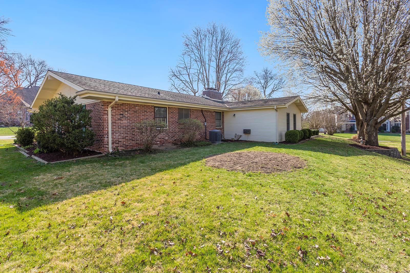 1401 Breezeridge Drive