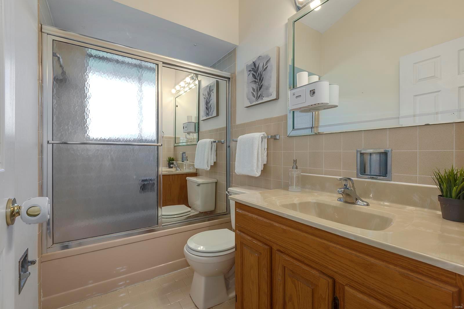 1401 Breezeridge Drive