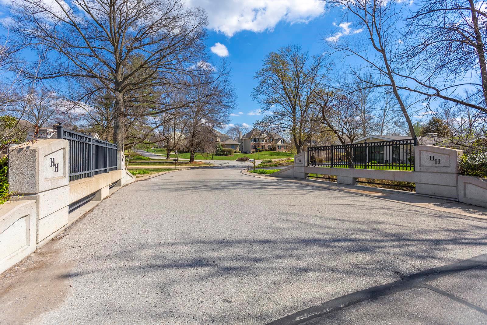 1401 Breezeridge Drive