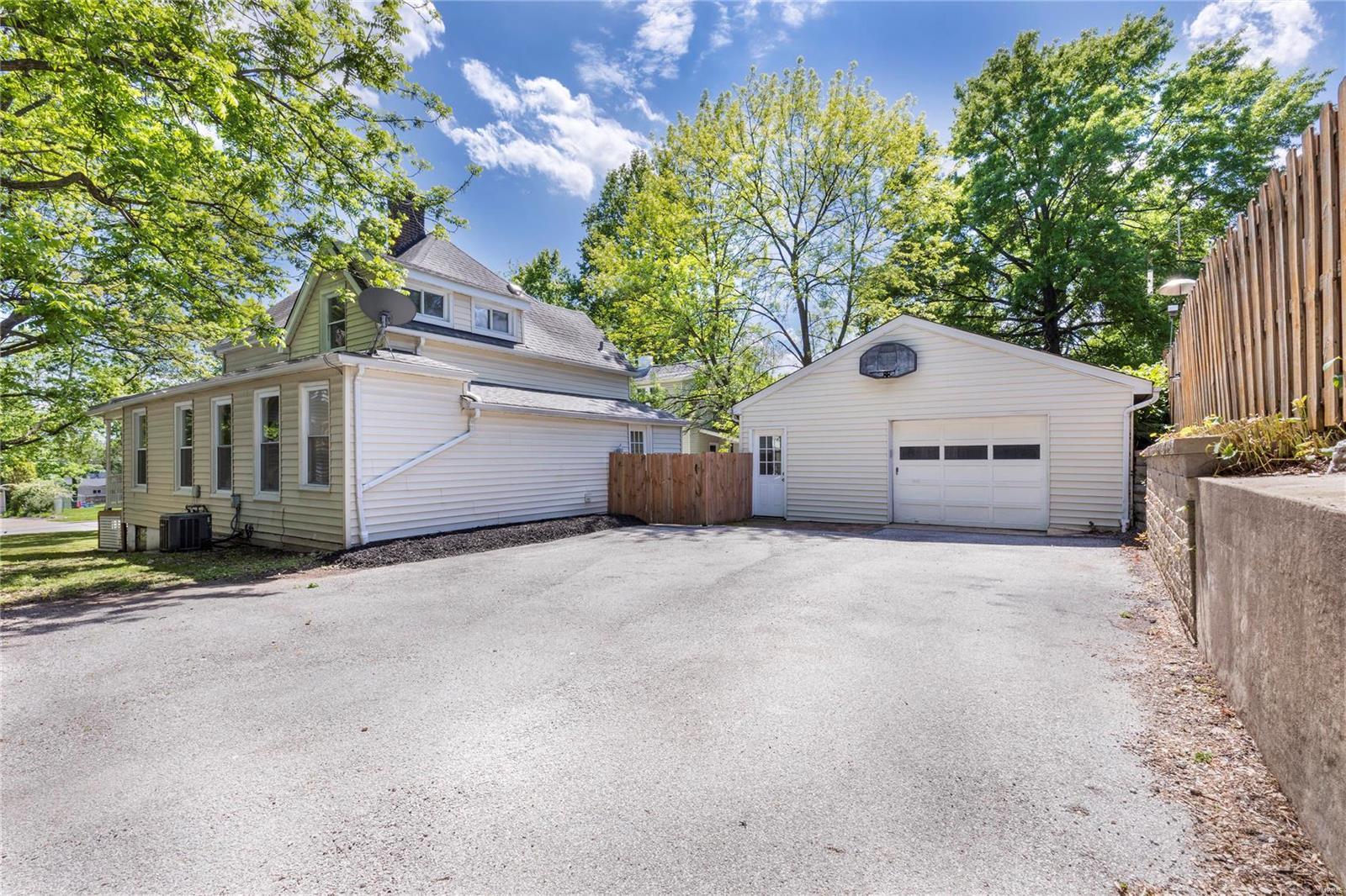 3511 Commonwealth Avenue