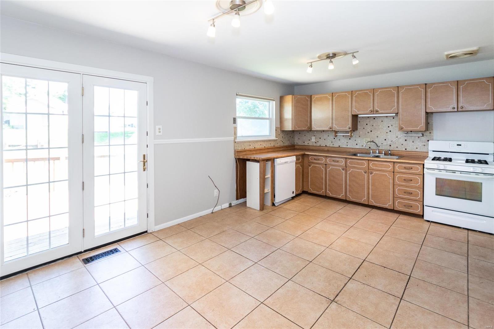 12023 Glengrove Drive