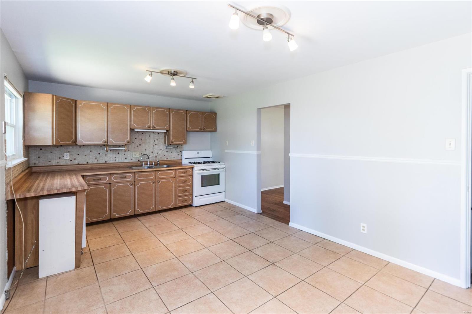 12023 Glengrove Drive