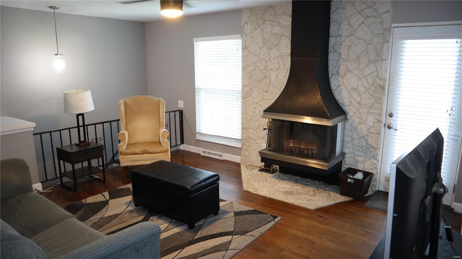 10933 Edgemoor Terrace