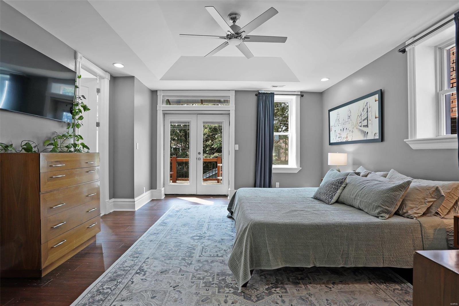 3944 De Tonty Street