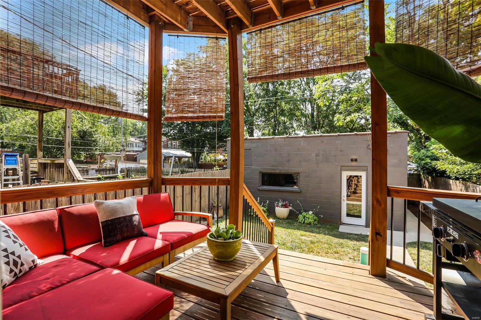 3944 De Tonty Street