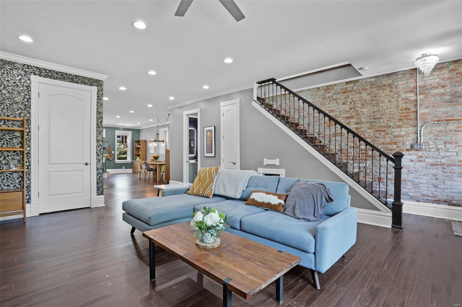 3944 De Tonty Street