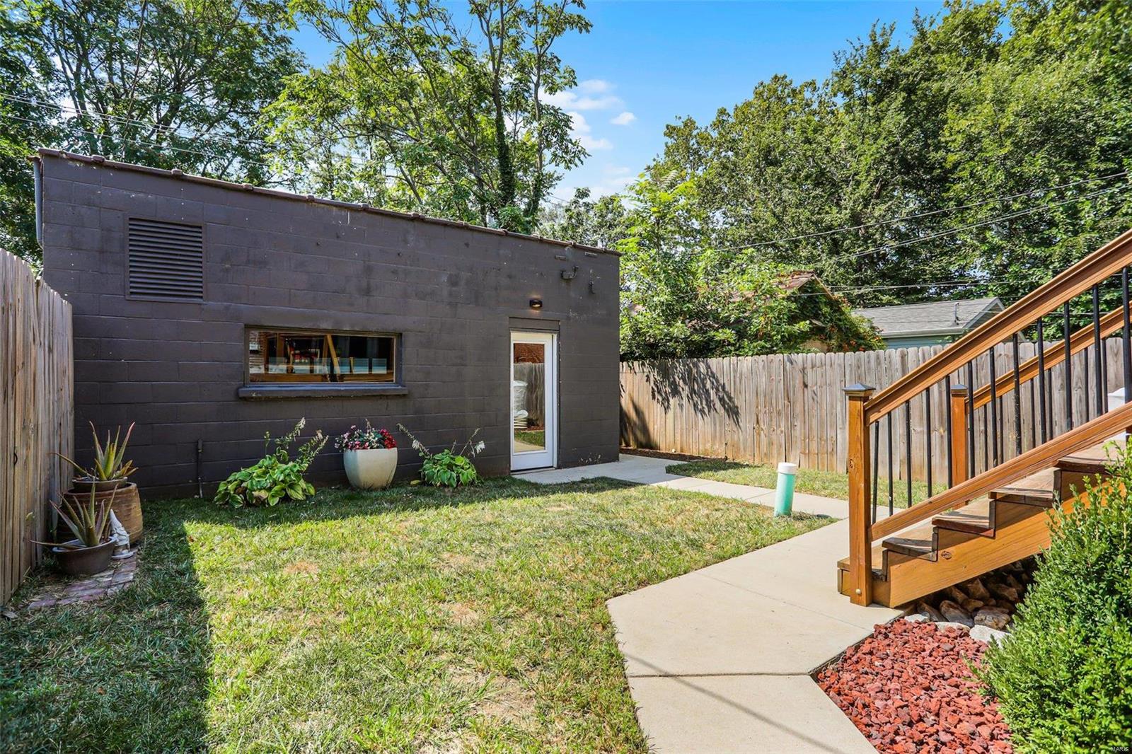 3944 De Tonty Street