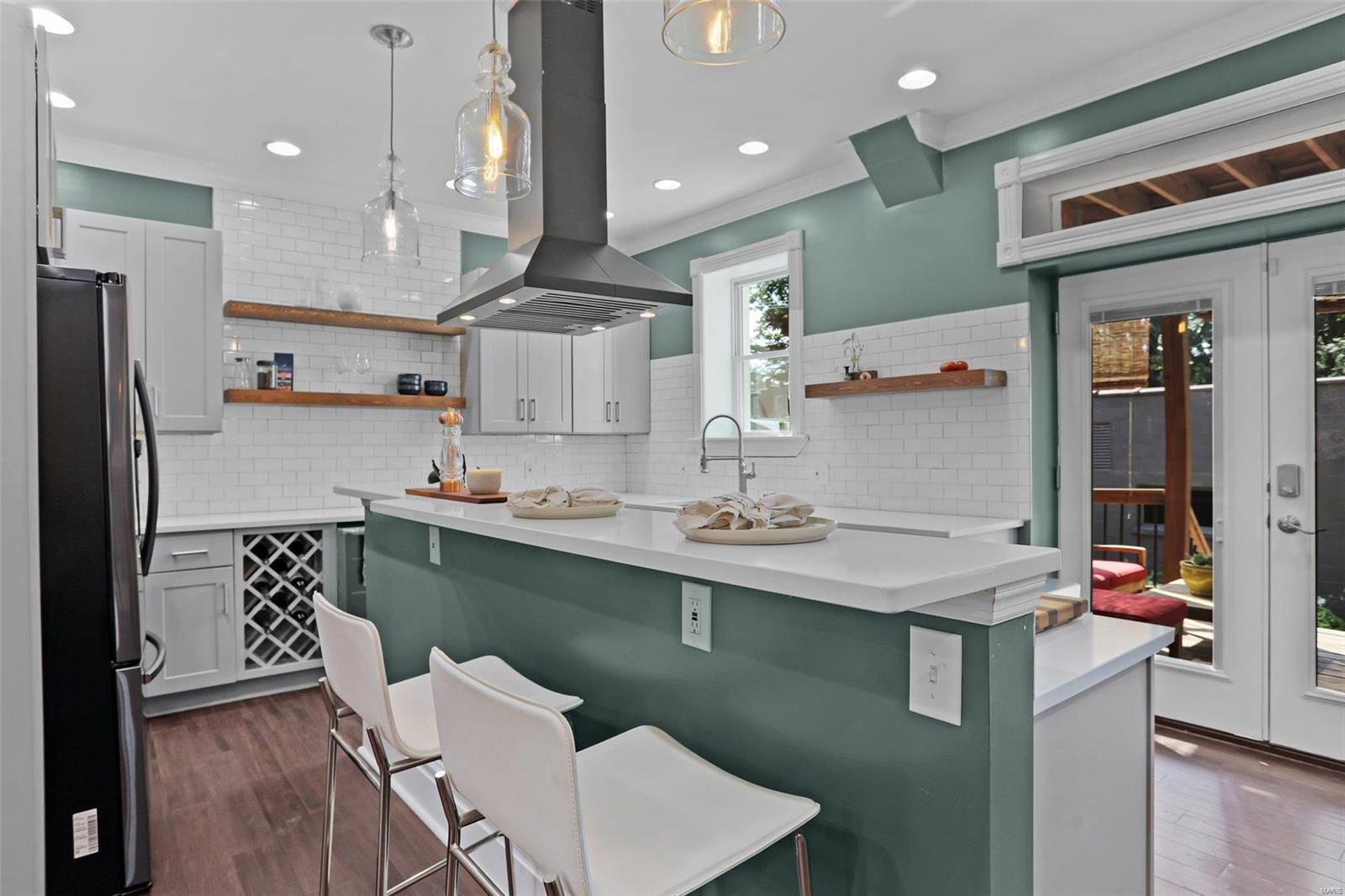 3944 De Tonty Street