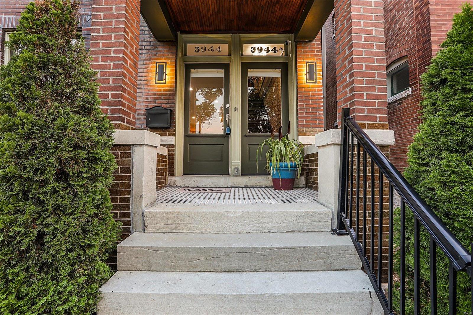 3944 De Tonty Street