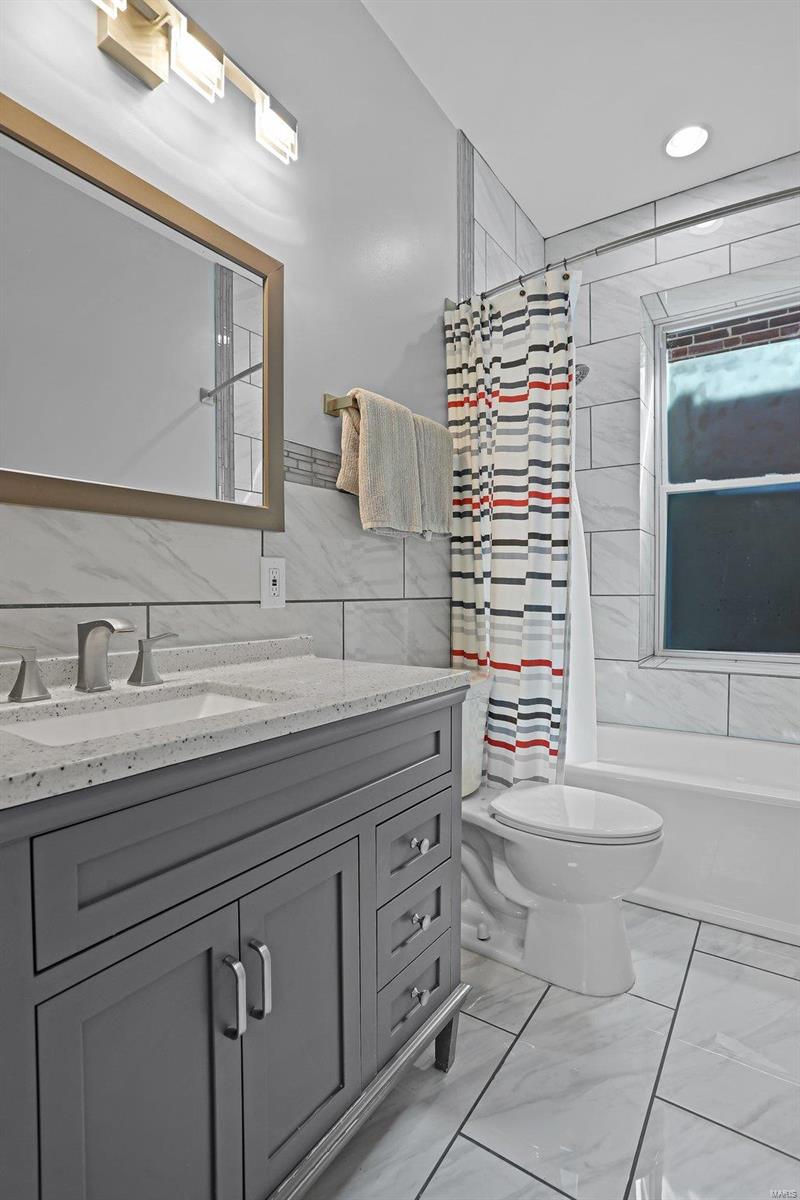 3944 De Tonty Street