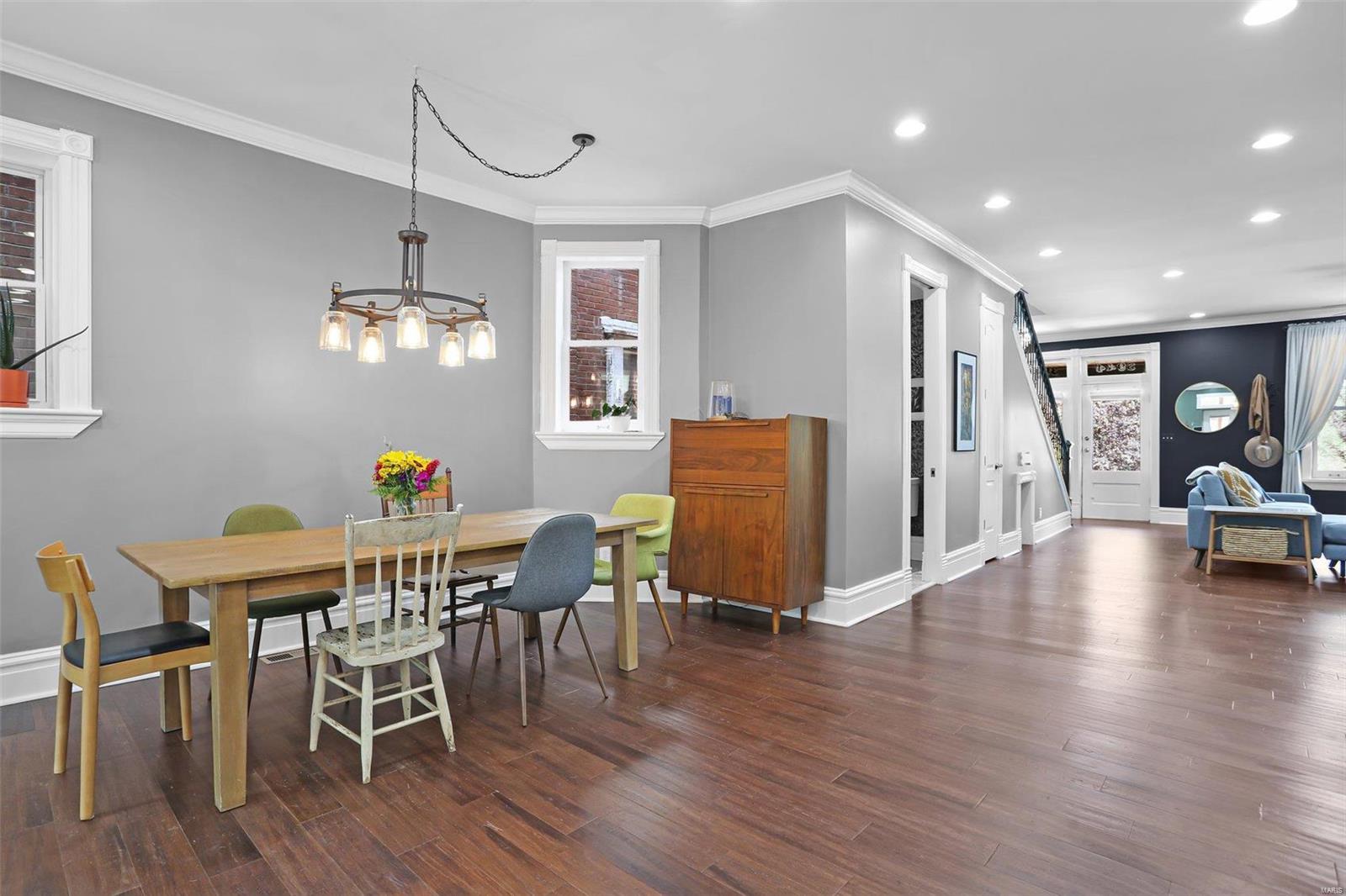 3944 De Tonty Street