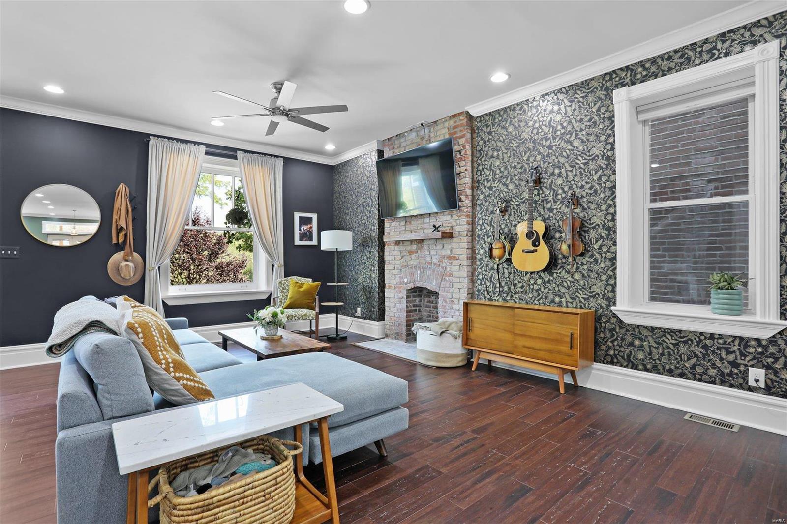 3944 De Tonty Street