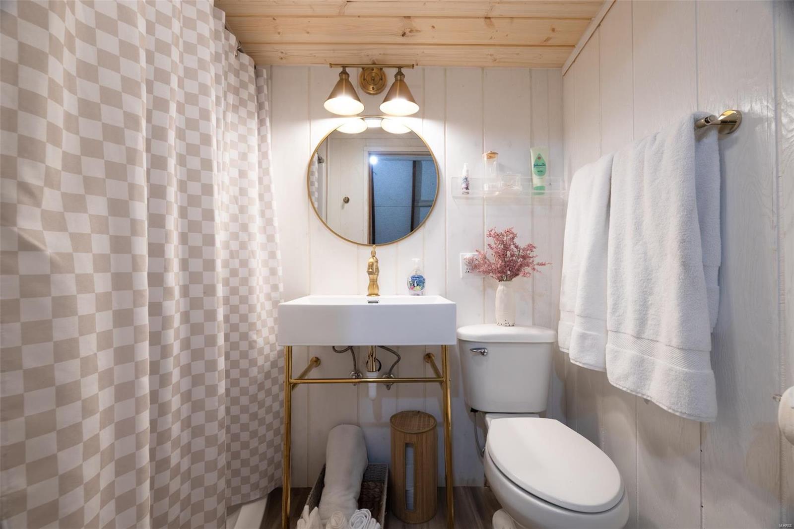 1205 Whitetail Point Drive