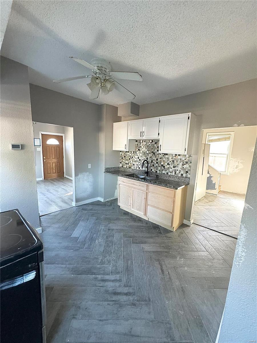 2713 Hermitage Avenue