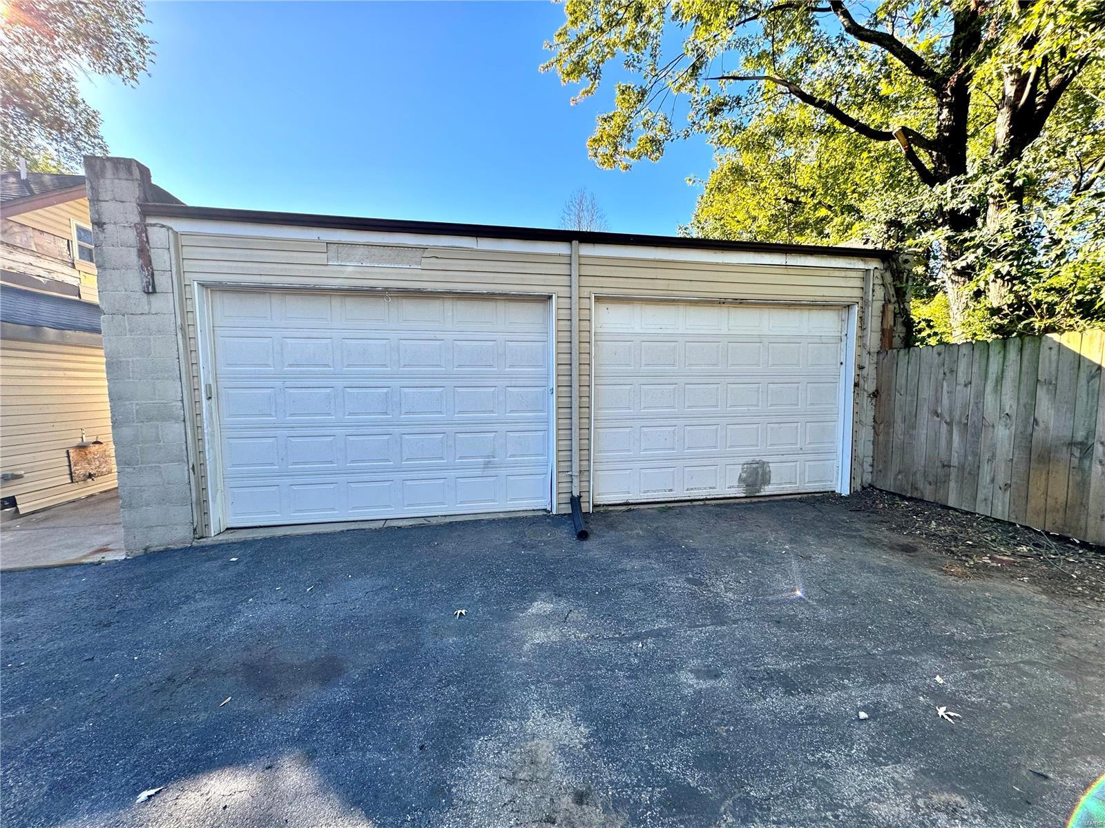 2713 Hermitage Avenue