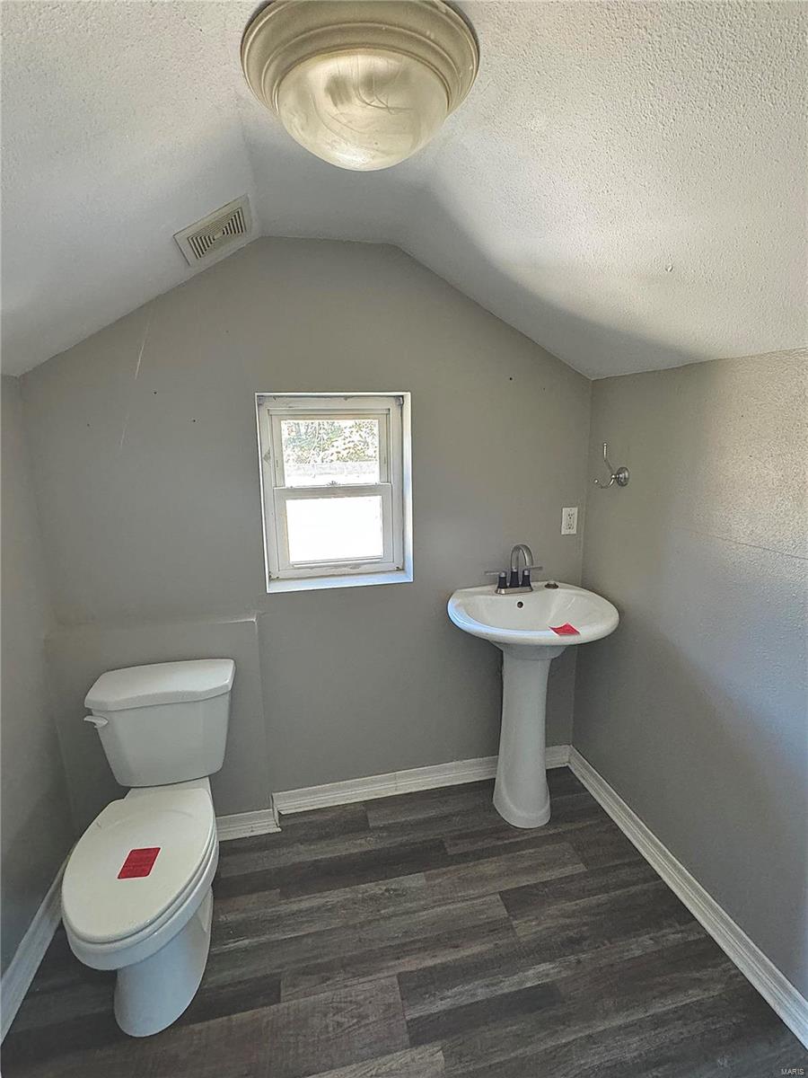 2713 Hermitage Avenue