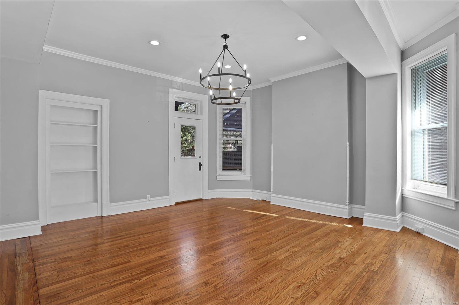 3927 Castleman Avenue