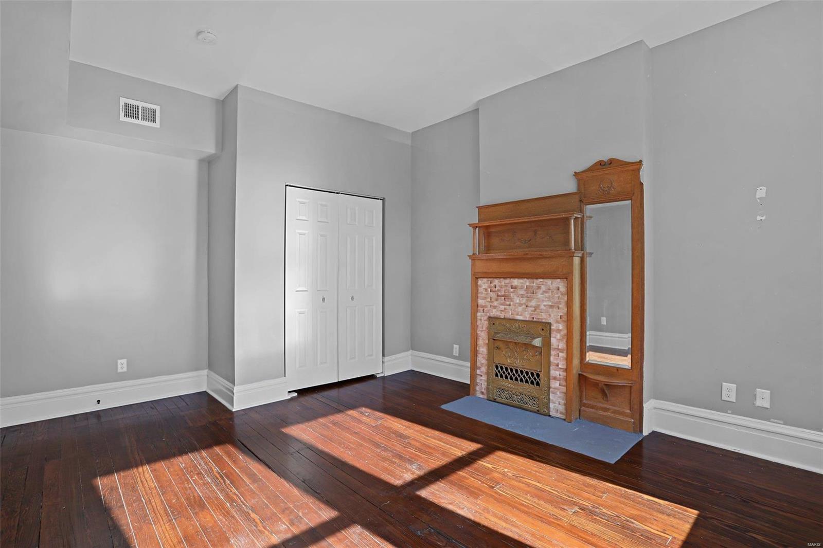 3927 Castleman Avenue