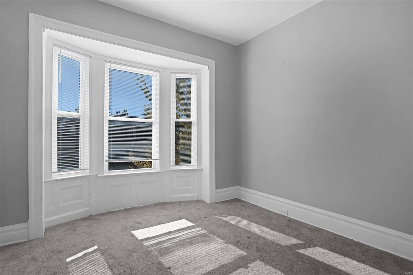 3927 Castleman Avenue