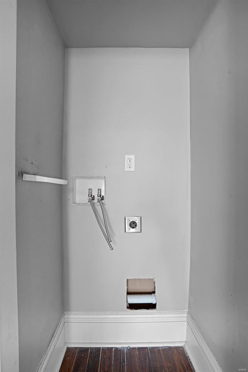 3927 Castleman Avenue