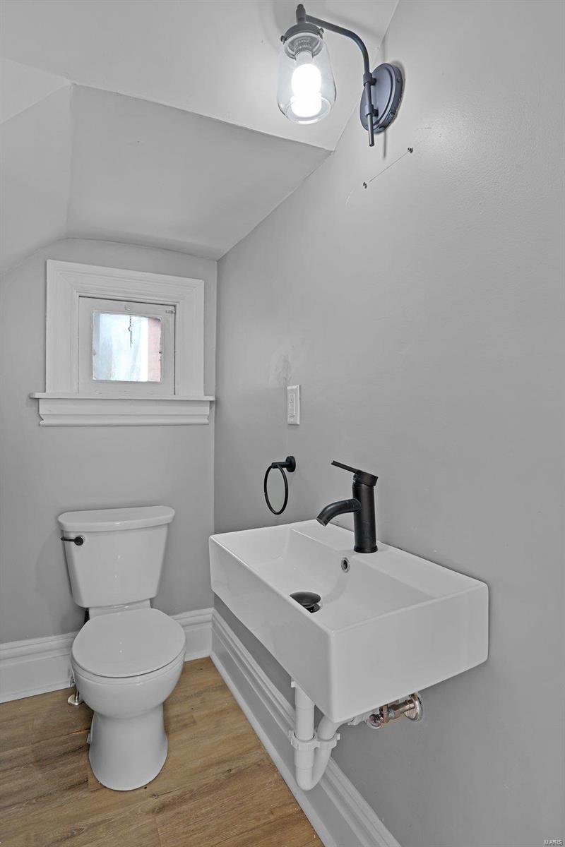 3927 Castleman Avenue