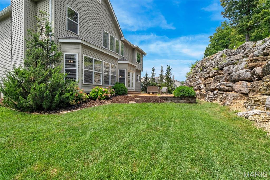 212 Palisades Ridge Court