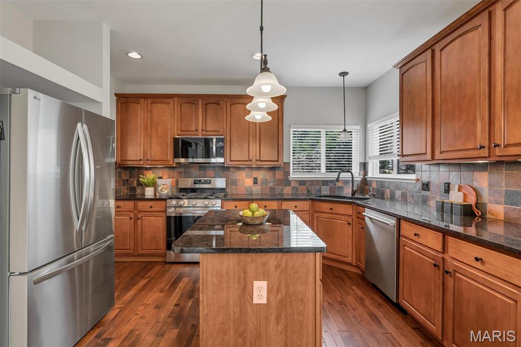 212 Palisades Ridge Court