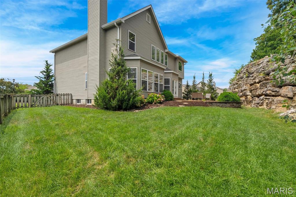 212 Palisades Ridge Court