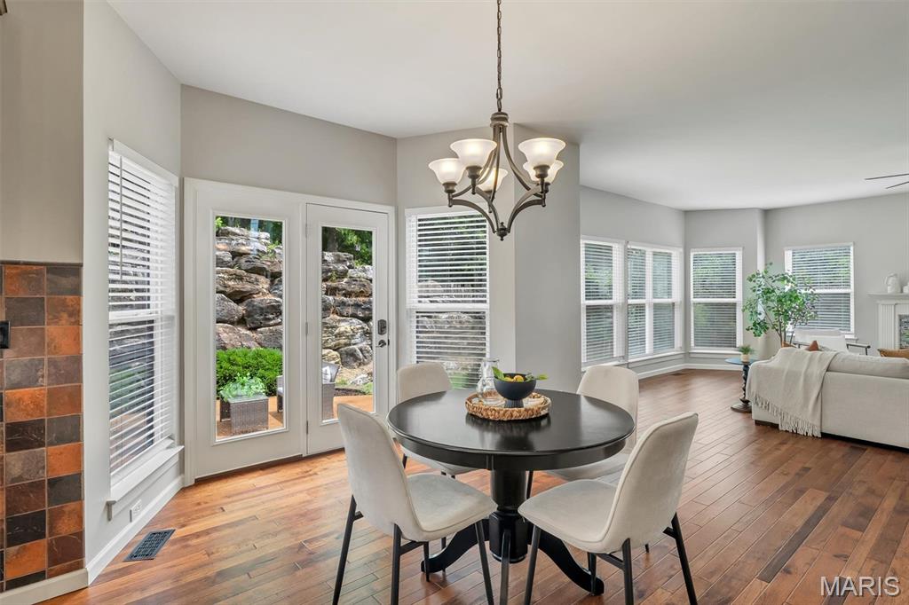 212 Palisades Ridge Court