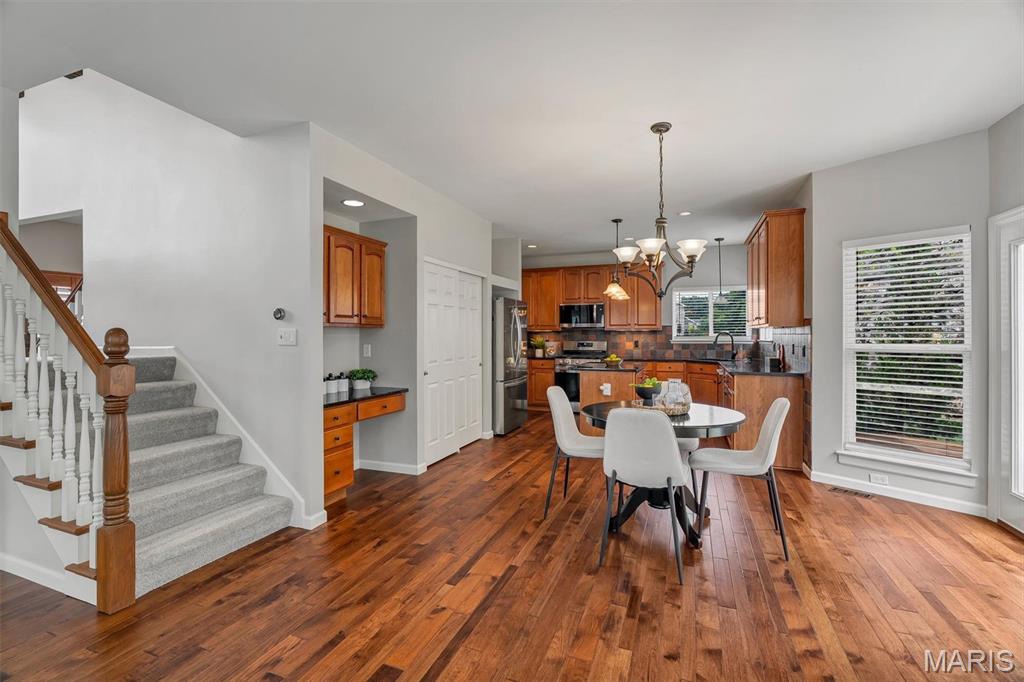 212 Palisades Ridge Court