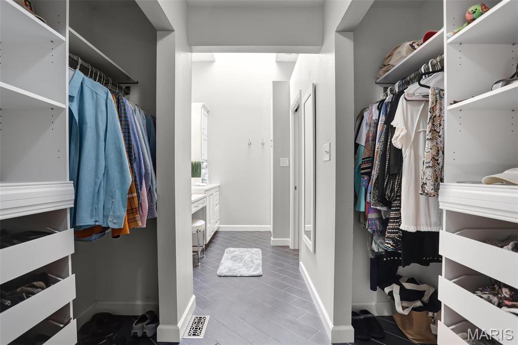 1709 Highview Circle Court