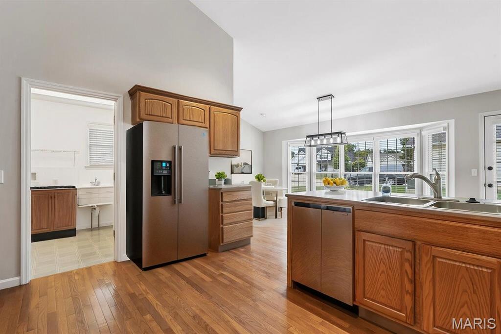 2 Copper Trail Court