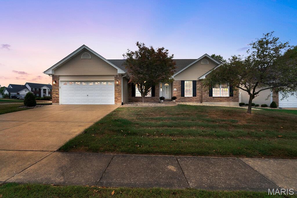 2 Copper Trail Court